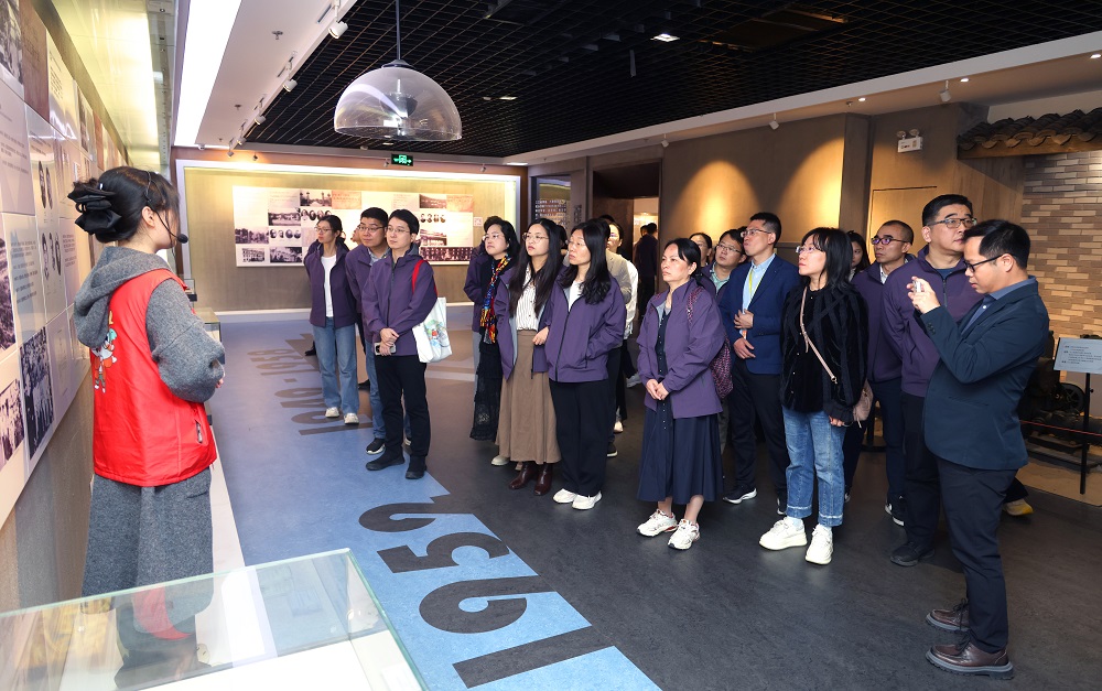 第28期浙江省高校中青年干部培训班与第5期广东省高校中青年干部教师培训班联合 赴江苏开展专题调研